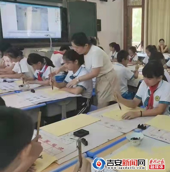 吉水文峰小学老师图片图片