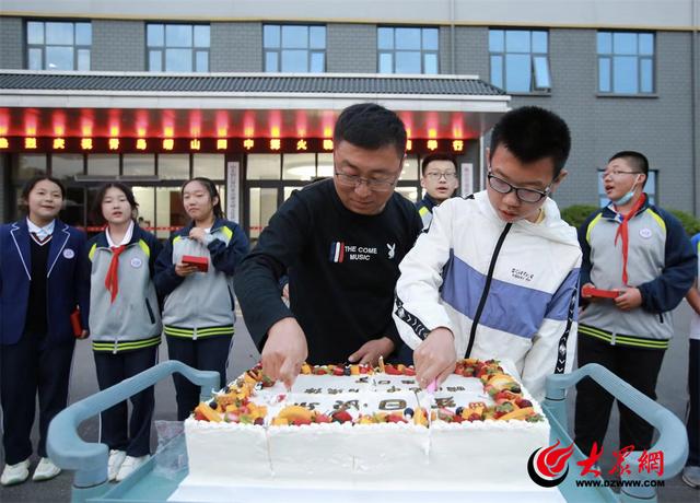 种红色的种子 开爱国的花 崂山四中研学旅行团体悟"沂蒙精神"