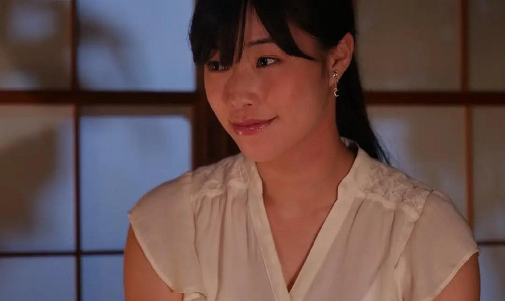 《焦躁》是2019年上映的一部日本剧情电影,由高原秀和执导,小田飞鸟