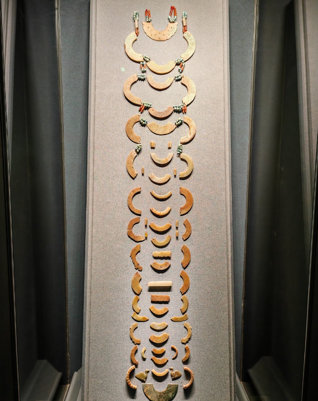 禁止出境文物之"玉组佩"