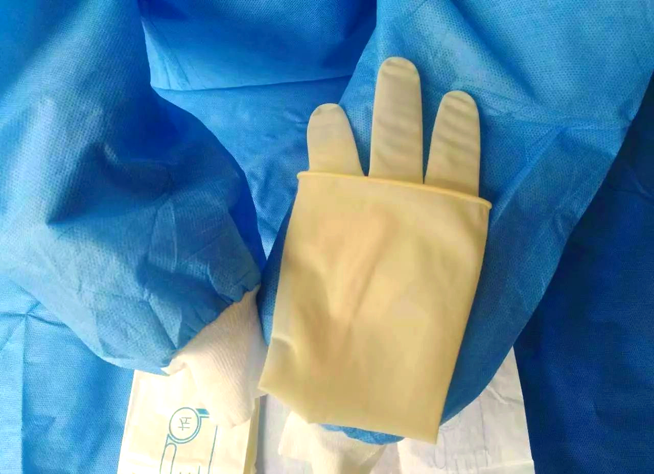 手术室新突破:新型戴手套法降低医院感染风险