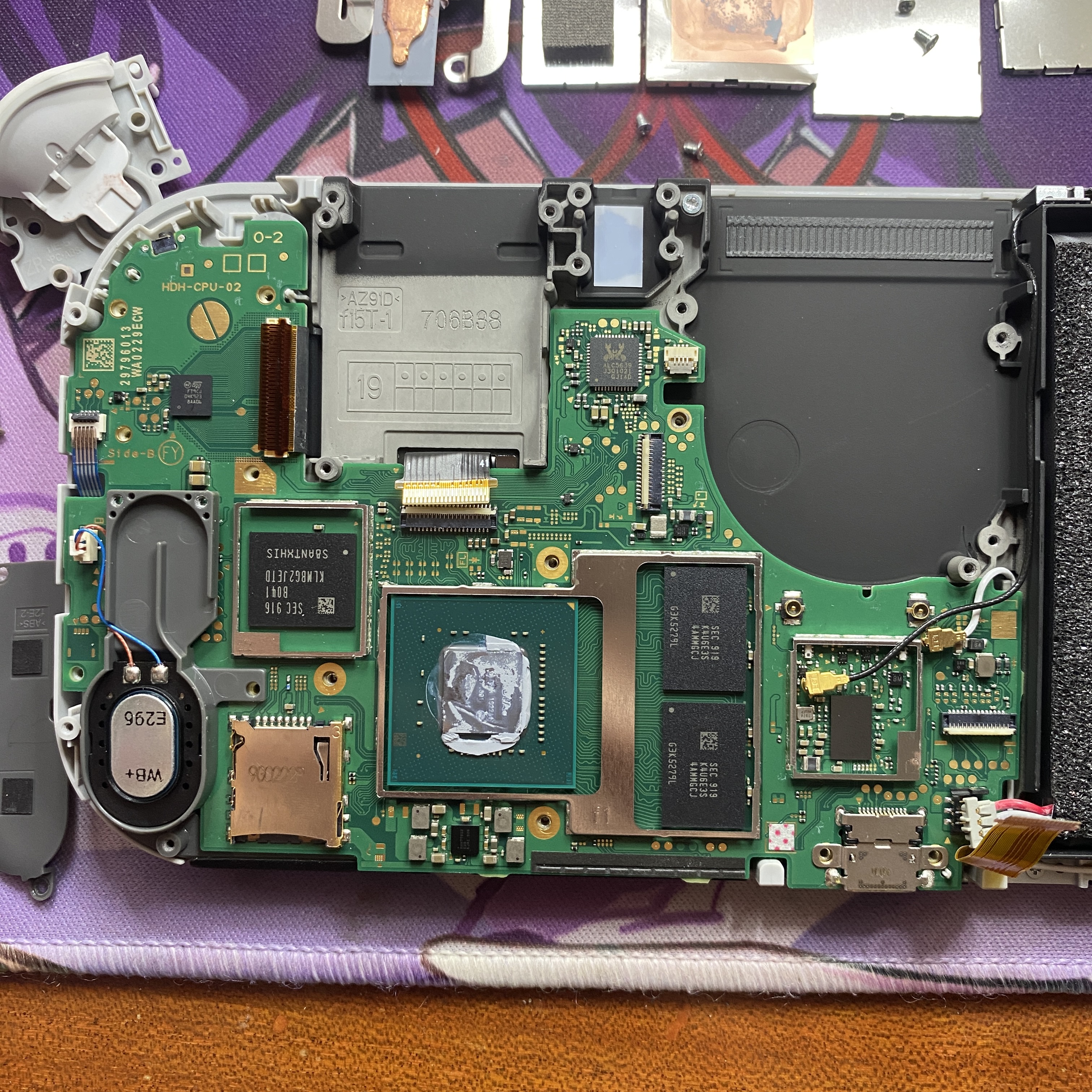 switchlite原装主板和零件拆解图