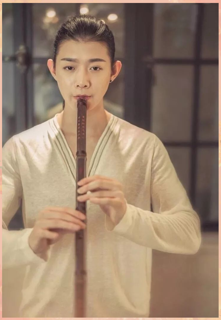 霍尊:古风与实力的完美结合,低调中的非凡成就
