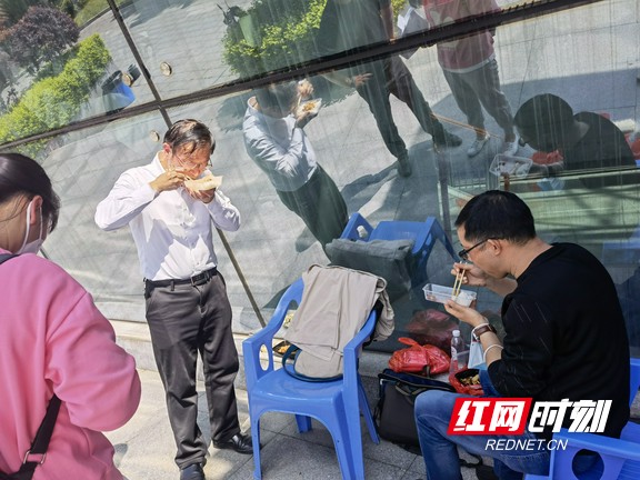 娄底市卫健委何旭辉:敬业奉献有担当