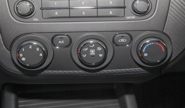 教练车怎么开空调制冷?