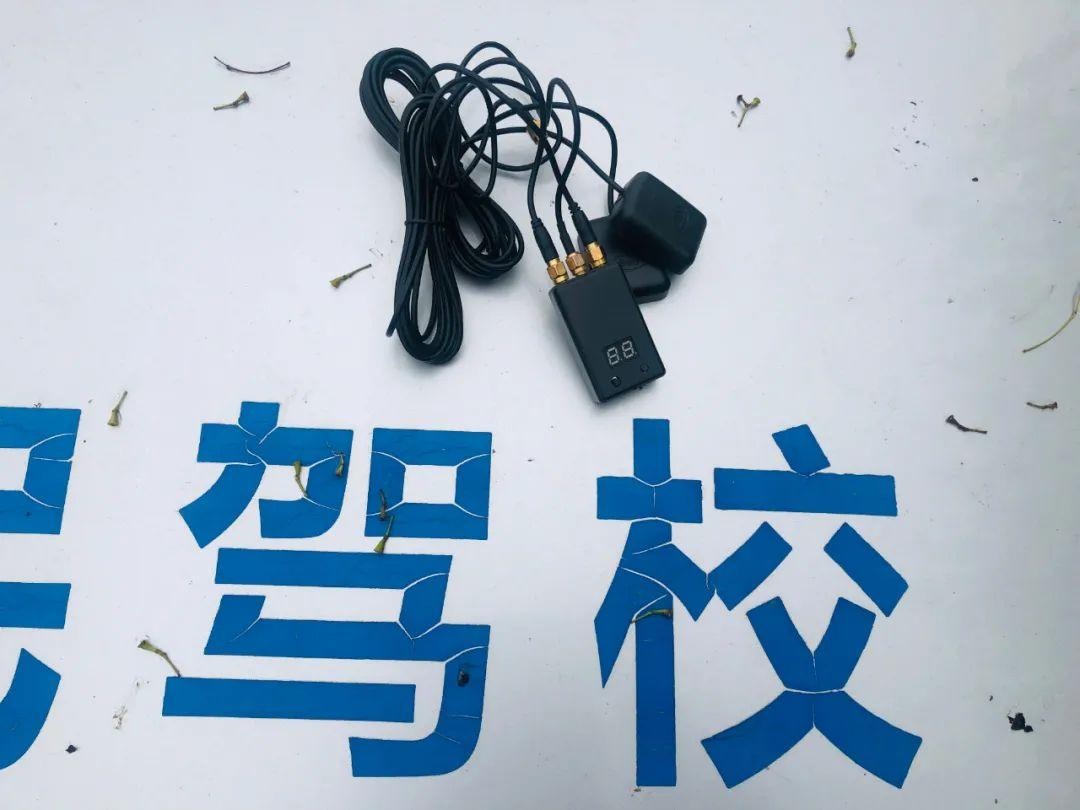 该"跑马机"被依法拆除 执法人员对该教练车进行登记保存 将进一步调查