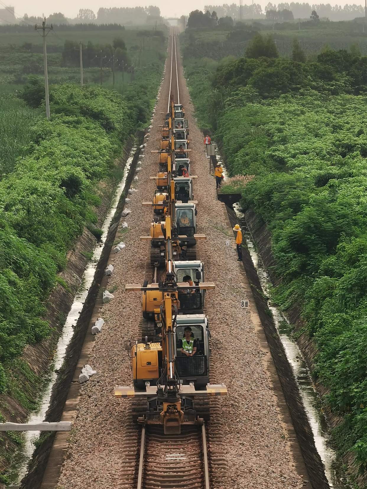 铁路湛海线增加轨枕配置施工完成