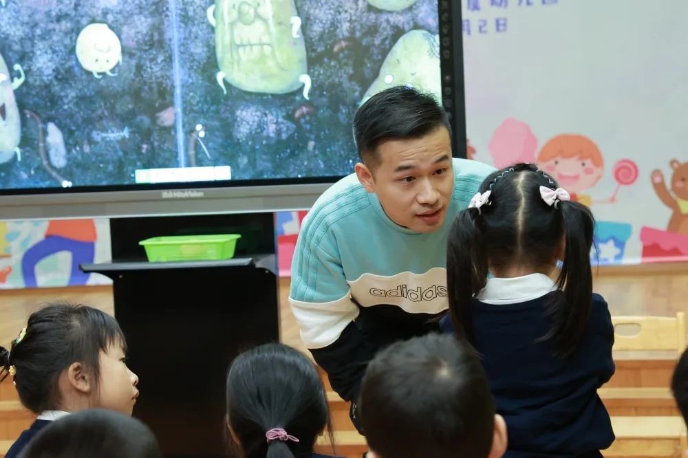 深耕语言领域 展示男幼风采——记常熟市幼儿园男教师第四次专题研讨