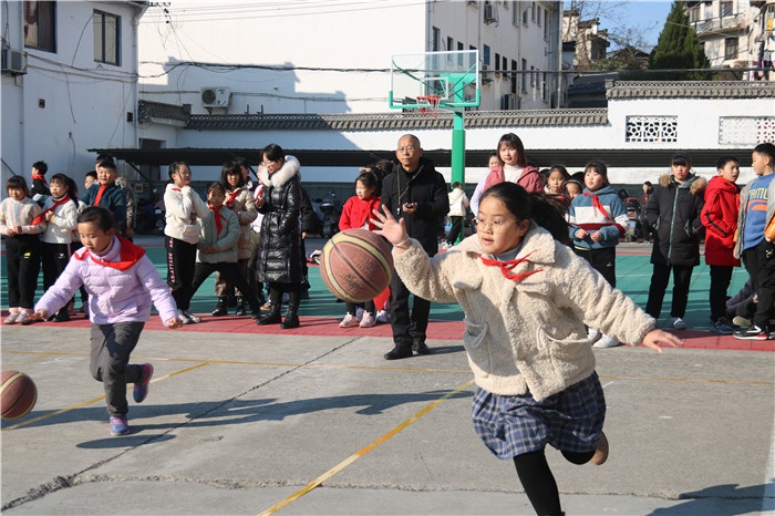 歙縣行知小學:運動展風采 校園歡趣多