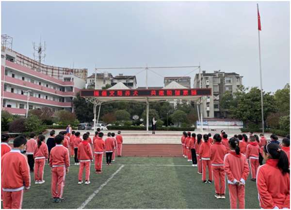 当阳市实验小学:提倡文明养犬 共建和谐家园