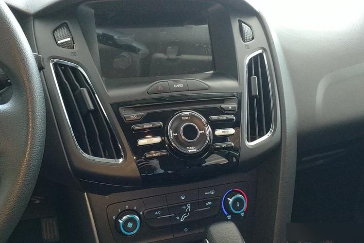 2017款福克斯空调使用