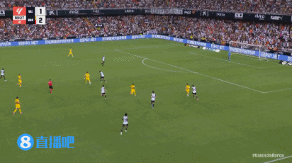 西甲-巴萨6-0瓦伦 拉菲尼亚费尔明莱万均双响_西甲巴萨瓦伦西亚比赛战报_莱万进球亚马尔助攻