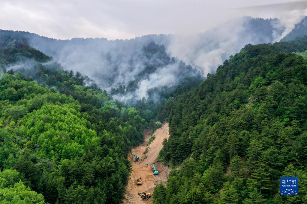 山西黑茶山山火明火基本撲滅