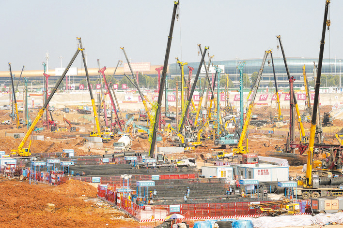 新桥机场改扩建迎来新进展 综合交通中心桩基施工完成