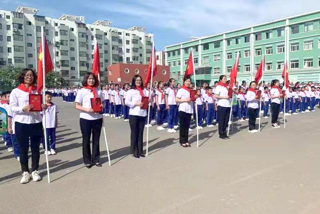 首山镇中心小学图片