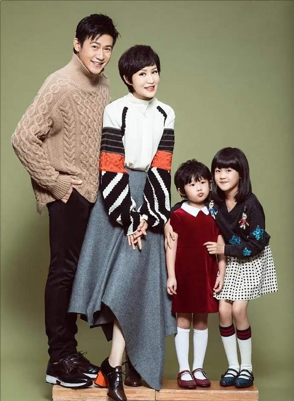 同样是鲍家女婿,陆毅娶了姐姐鲍蕾,郭京飞娶了妹妹鲍莉,而当陆毅和