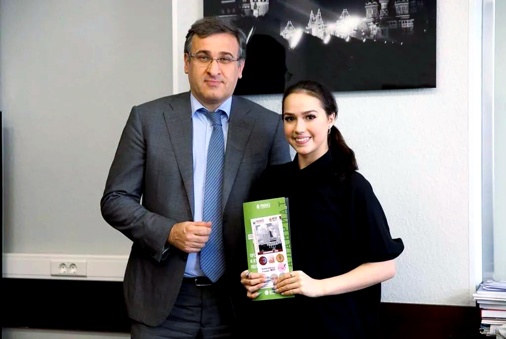 阿丽娜·扎吉托娃:从冬奥冠军到新闻学新锐的跨界之路