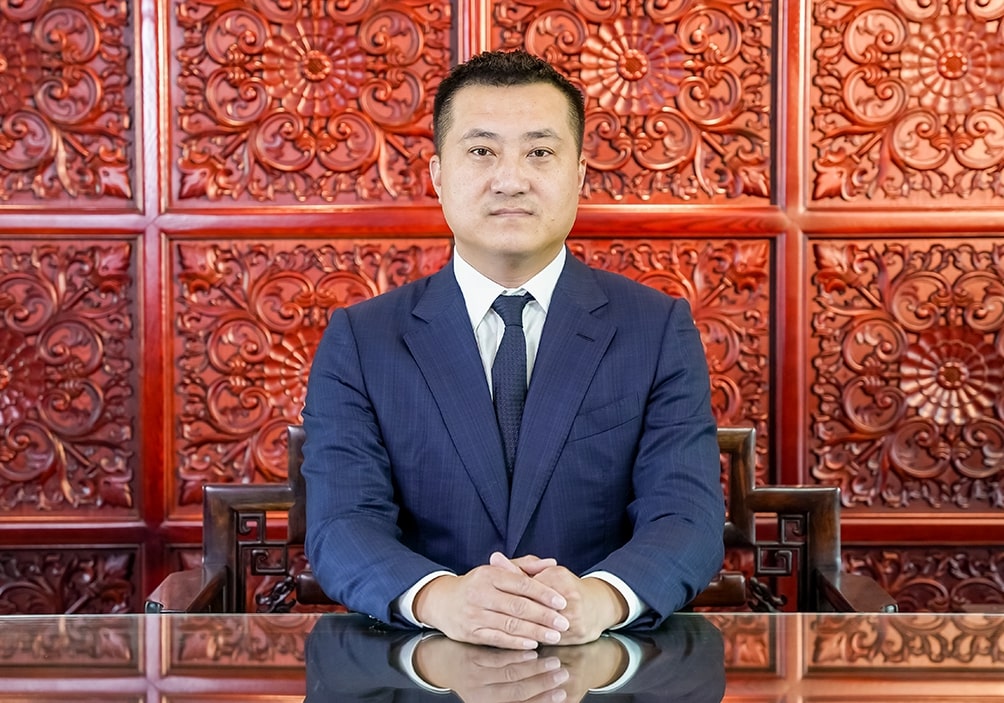 辽宁营口"80后首富"张再明,和母亲一起创业18年,如今身价26亿