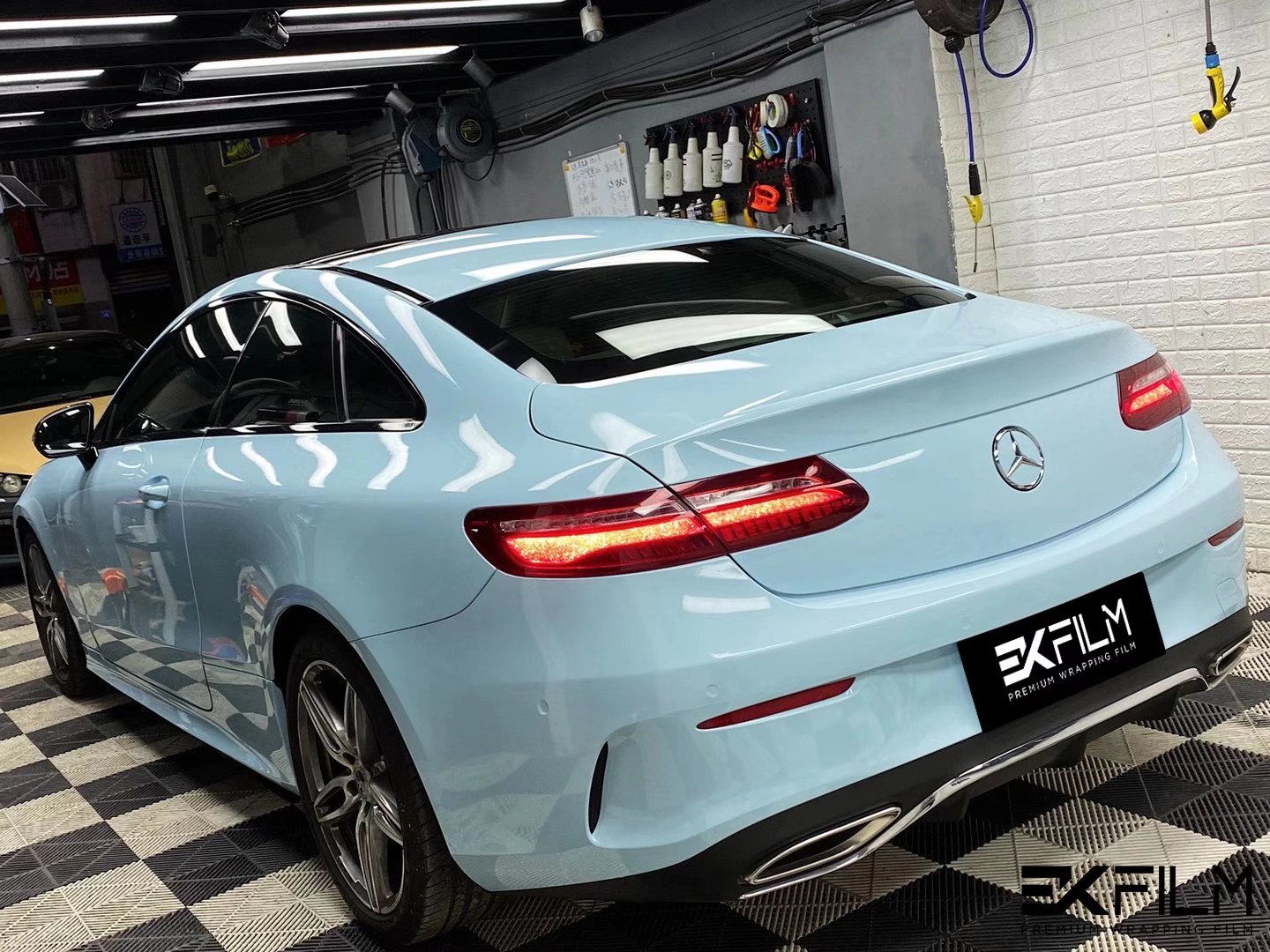 奔驰e汽车ek改色膜pet 冰川蓝
