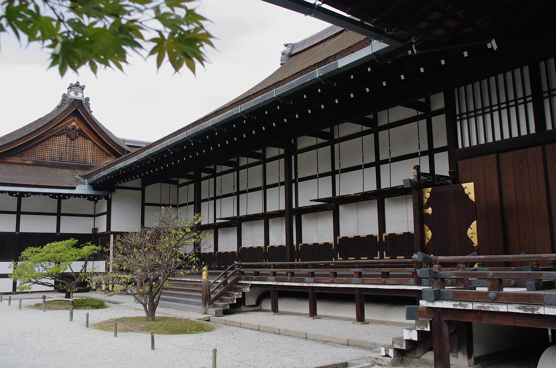 烧死近50万人,800万人无家可归:比原子弹还残忍的"李梅烧烤"