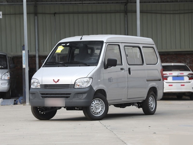 五菱之光6376nf和6376哪里不同