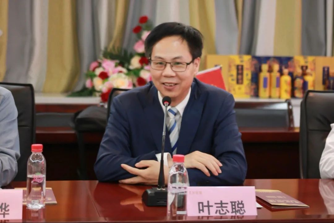 贡河国酒叶志聪与各媒体共商酱酒发展之路