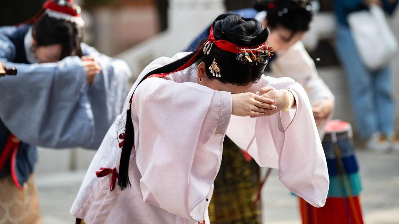 揭秘古代文化:从科举制度到礼仪的多元解读