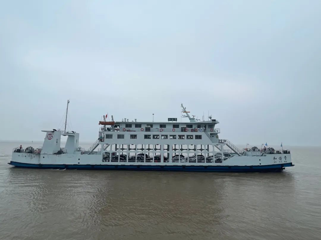 目前石洞口至崇明方向过江车辆多,请大家及时关注路况