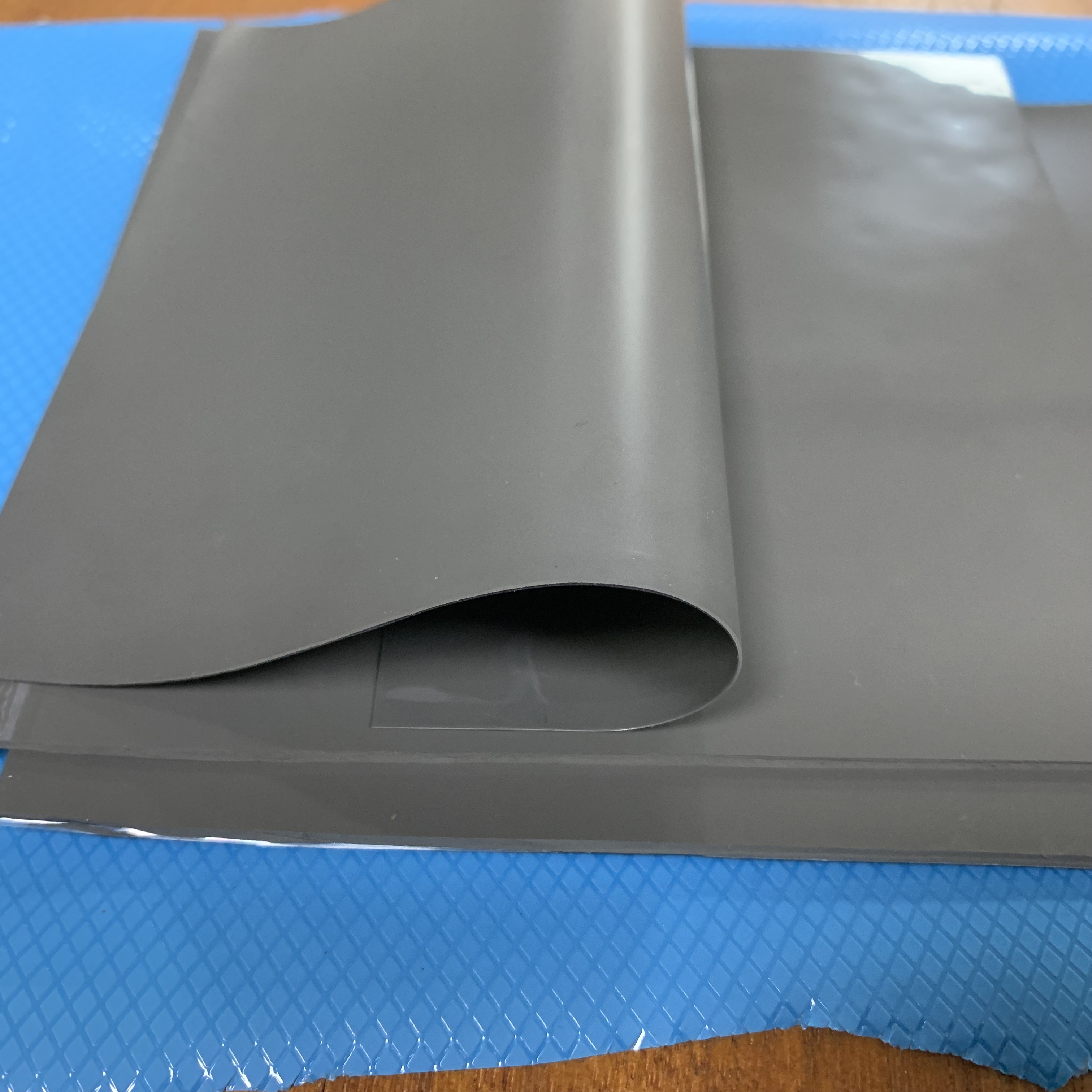 导热吸波材料性能及成份介绍