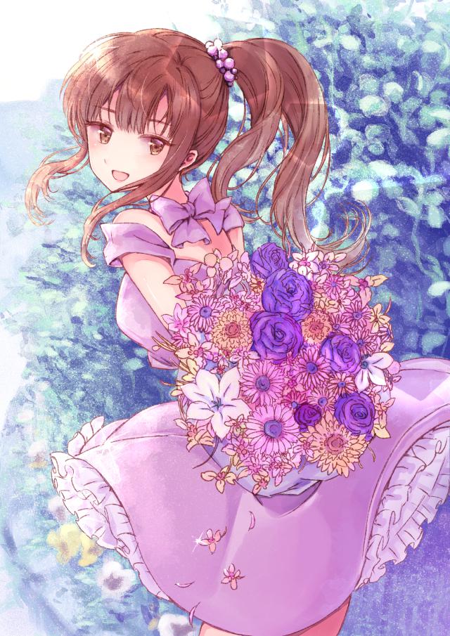 动漫人物插画分享—手捧鲜花的美少女