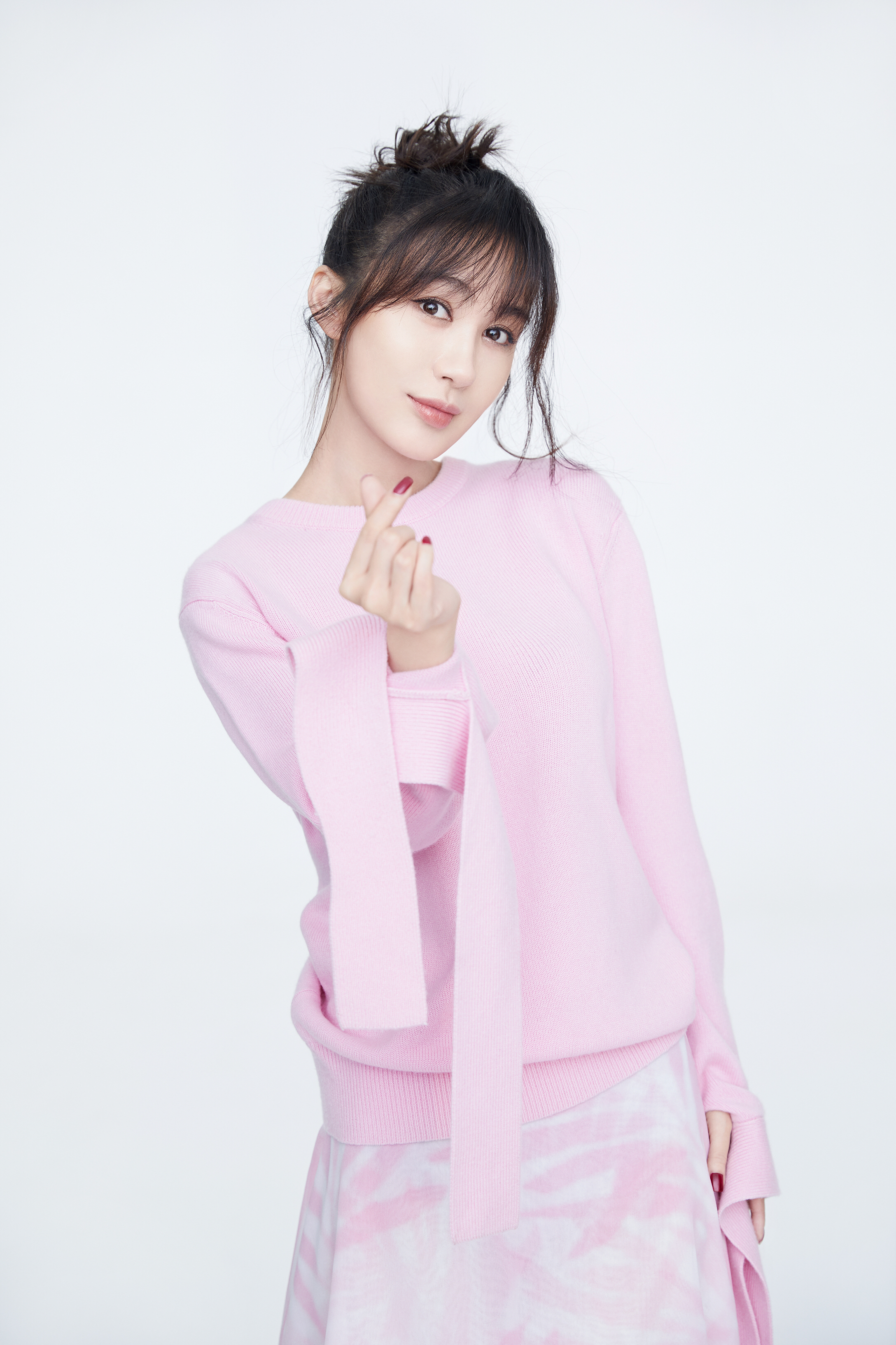 影视演员「李菲儿」经纪人|演员签约代言