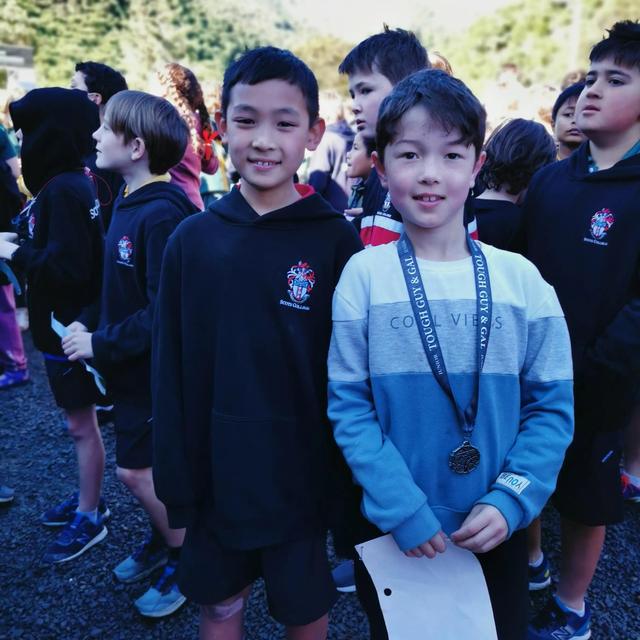 深秋时节,新西兰小学举行的勇敢少年挑战赛