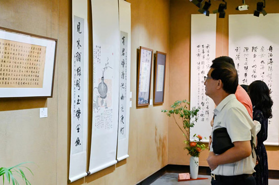 书画家朱晓东"花甲问白" 艺术下半场从羽瓦台起笔