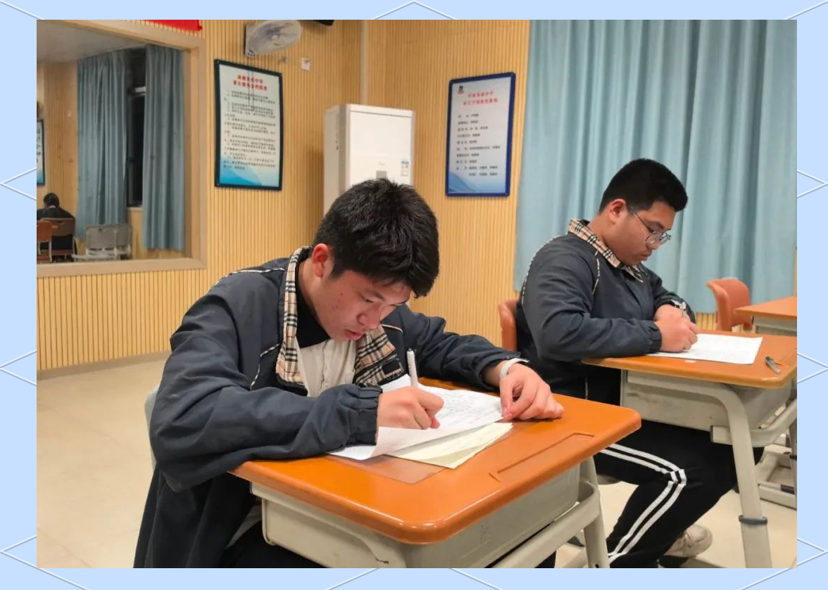漳浦龙成中学八年级作文竞赛:墨香中的青春风采