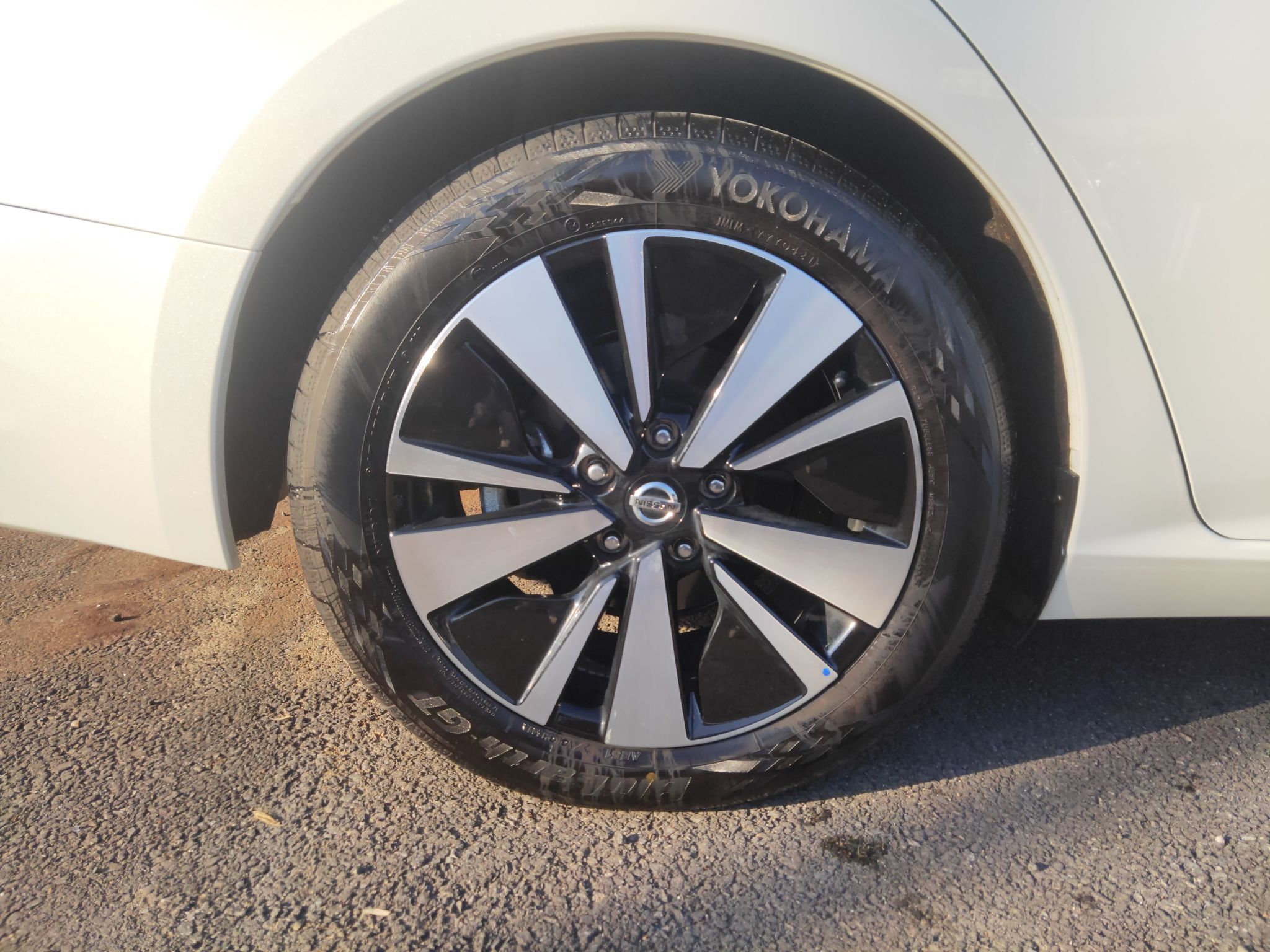 天籁2.0舒适版轮胎型号