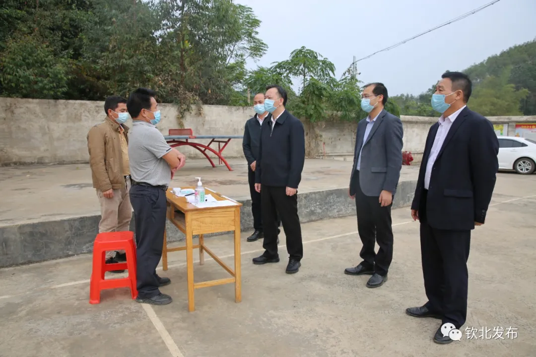黄治华暗访督导疫情防控工作