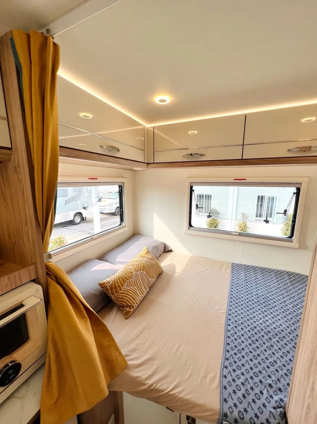 旌航房车北极熊——山海终会相逢,北极熊伴您畅快出行!