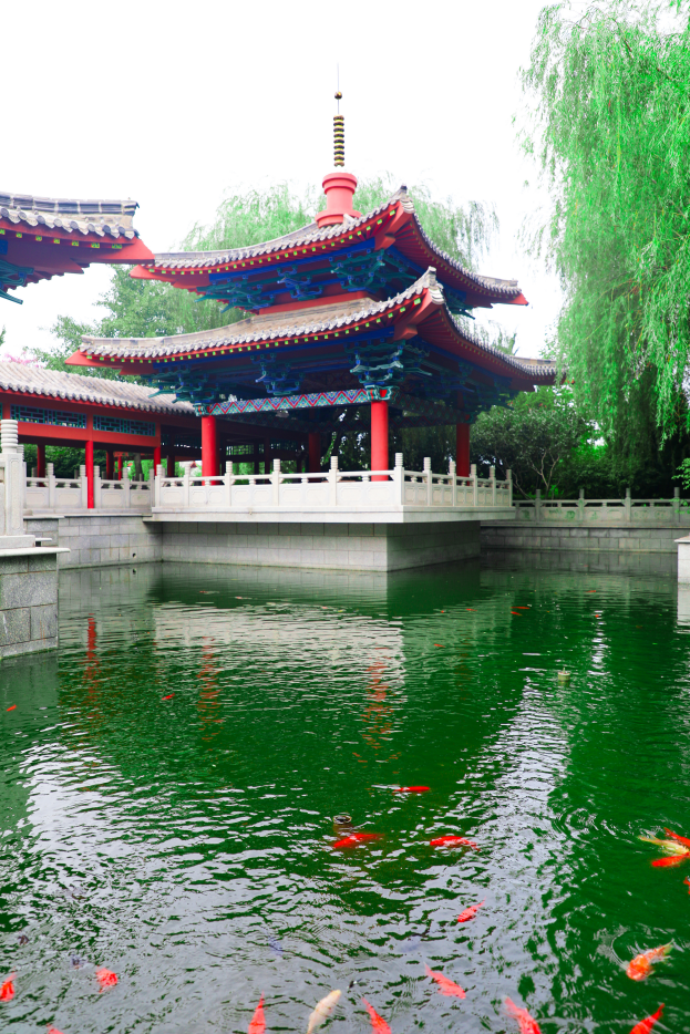 圣水观景区 9月10日至12日教师凭本人教师资格证及身份证可免门票.