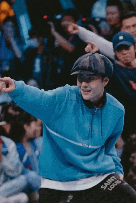 这就是街舞的locking秀,再一次全方位认识了王一博的街舞实力