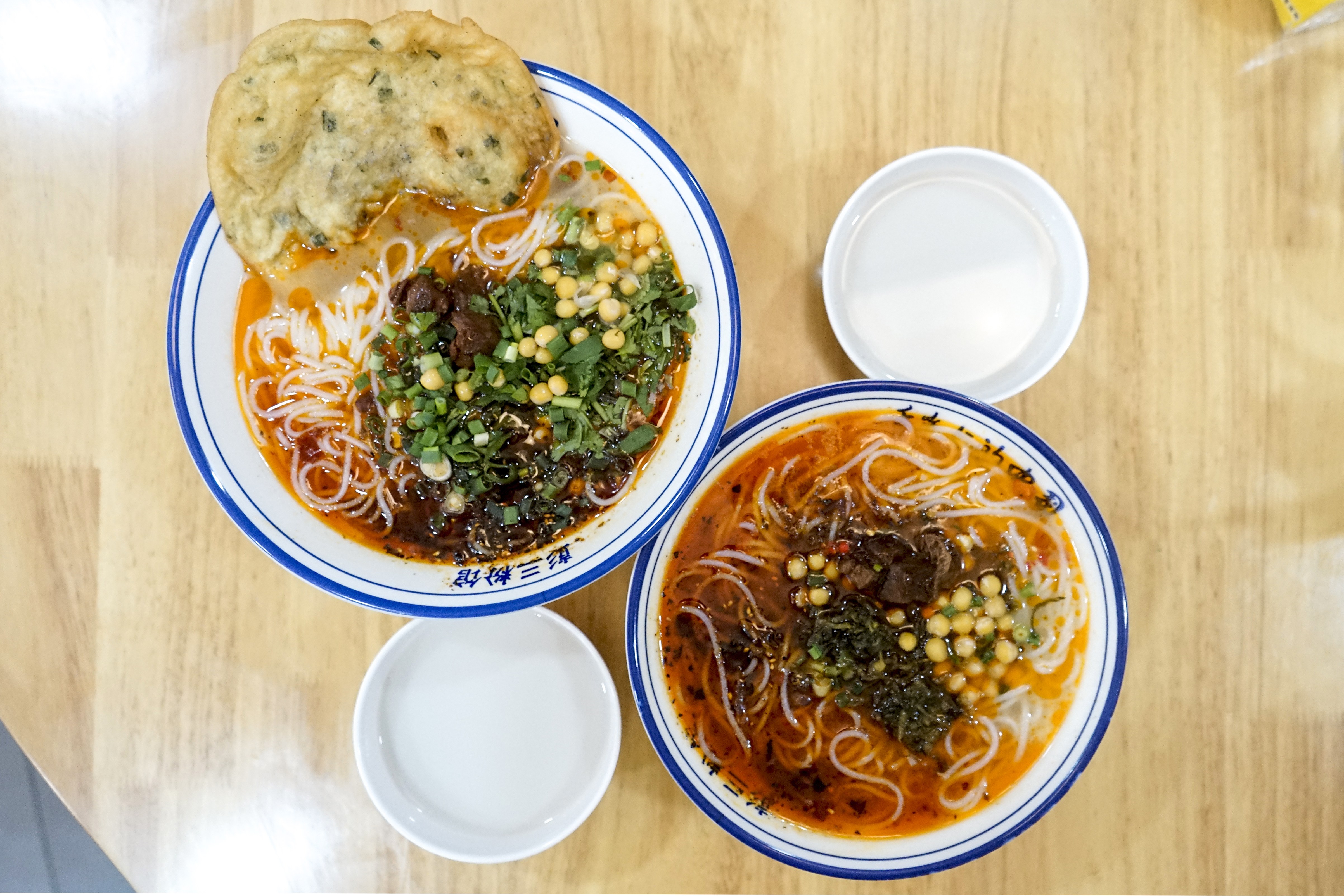 点米粉叫做"冒碗粉",一个"冒"字生动形象展现了南充米粉烹制过程中,即