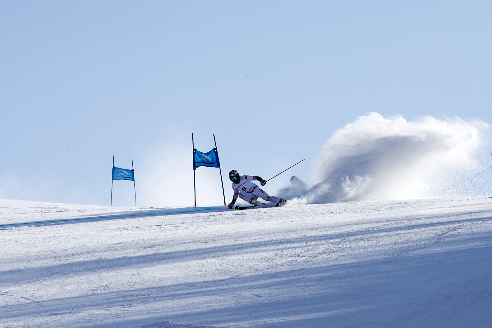 高山滑雪魅力四射 北京延广融媒 段学锋 摄 供图