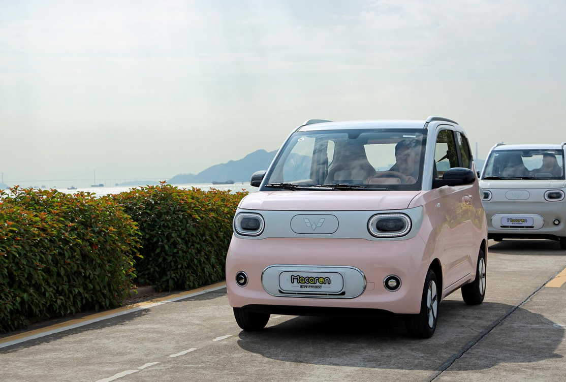 宏光miniev第三代马卡龙焕新而来,长安lumin能否比得过?