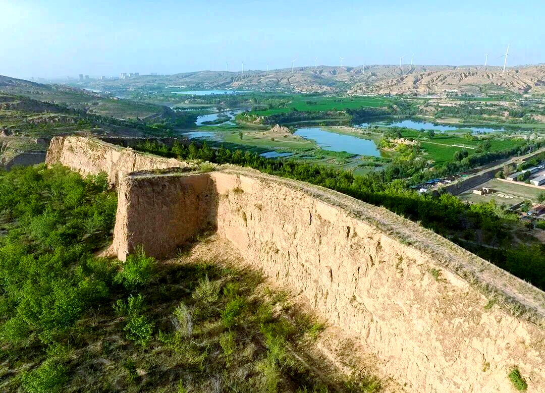 镇靖堡遗址:边陲的历史见证与文化象征