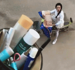 看就知道是亲生父女 第2张