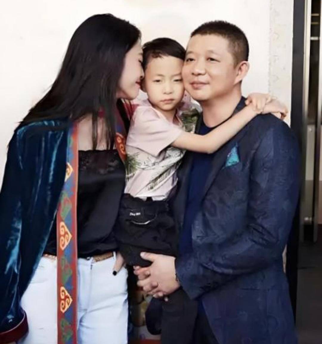 姚晨曹郁隐离真相为孩子还是百亿商业的体面切割?