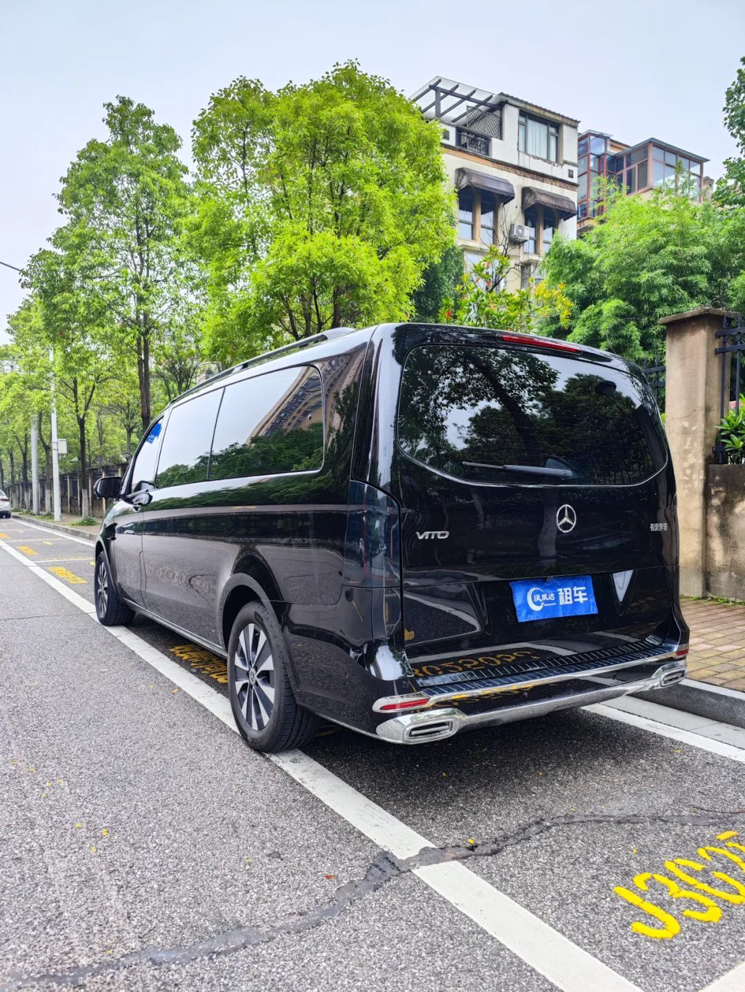 21款奔驰威霆加装迈巴赫套件,秒变尊贵高雅!