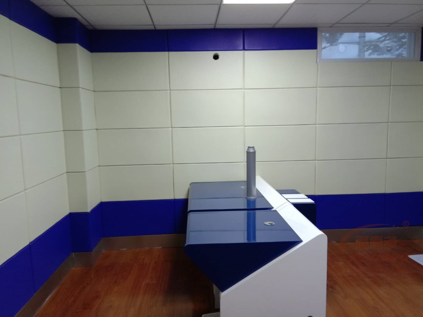 派出所询问室防撞墙面的阻燃软包怎么安装