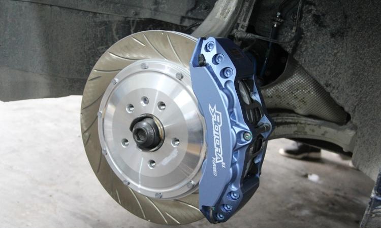 11款奥迪a4l刹车硬