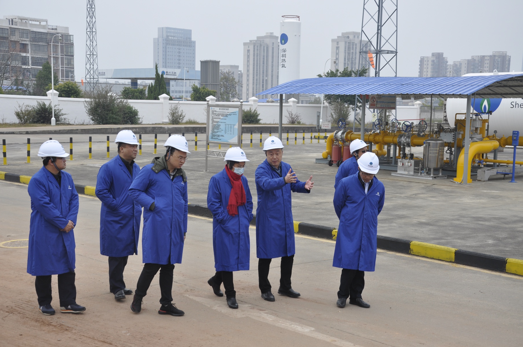 黄蕙督导元旦春节期间市场监管领域安全工作