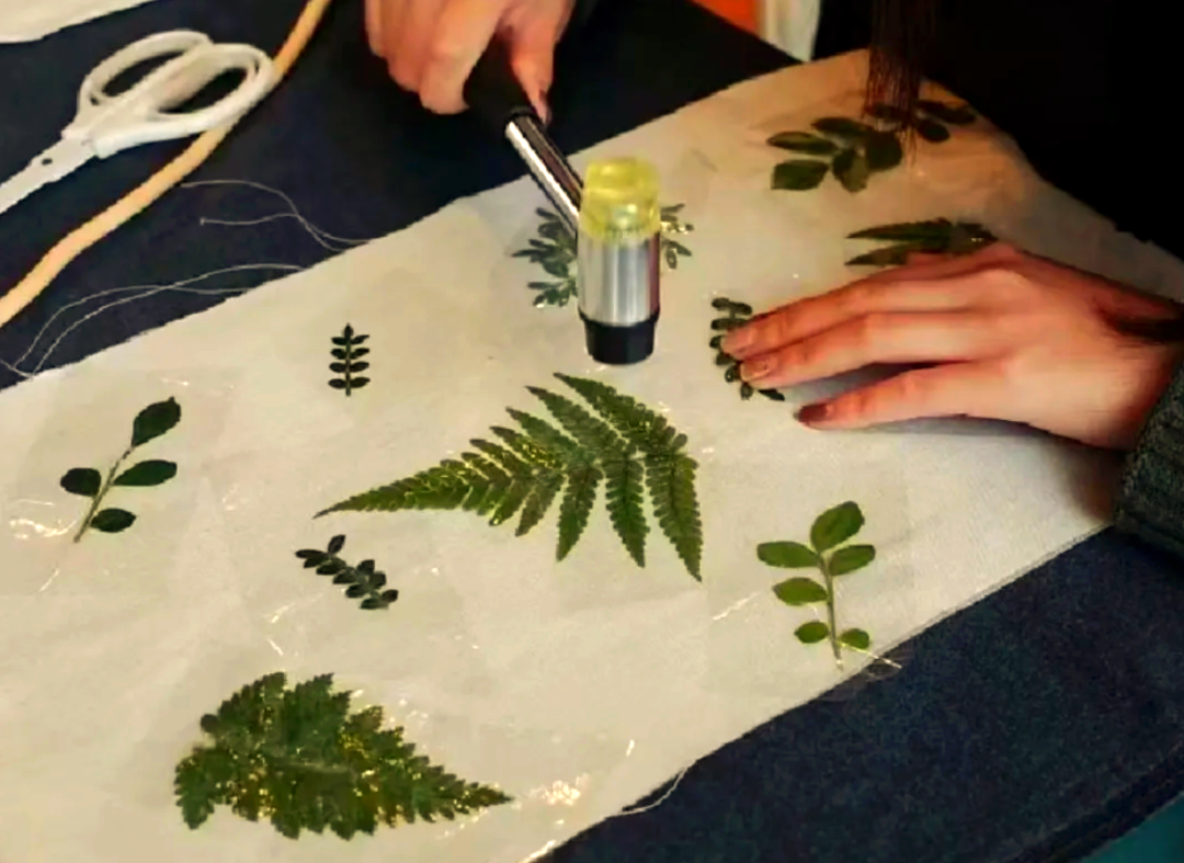 捶草印花:布上的植物印记,展现自然之美